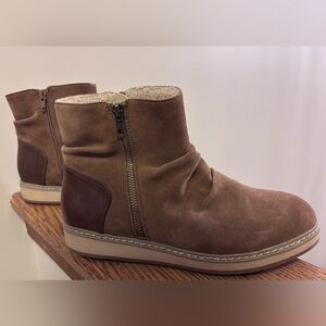 White Mountain Women’s Tan Boots